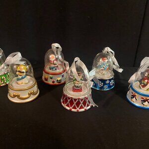 Lot of 6 Vintage Mr. Christmas Musical Glass Snow Globe Ornaments
